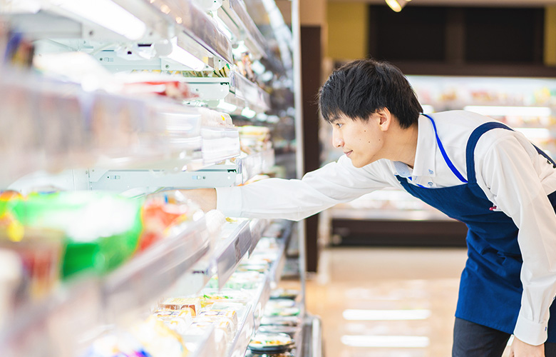 産業用も対応。商業施設の“電気の使い方”に合わせて提案